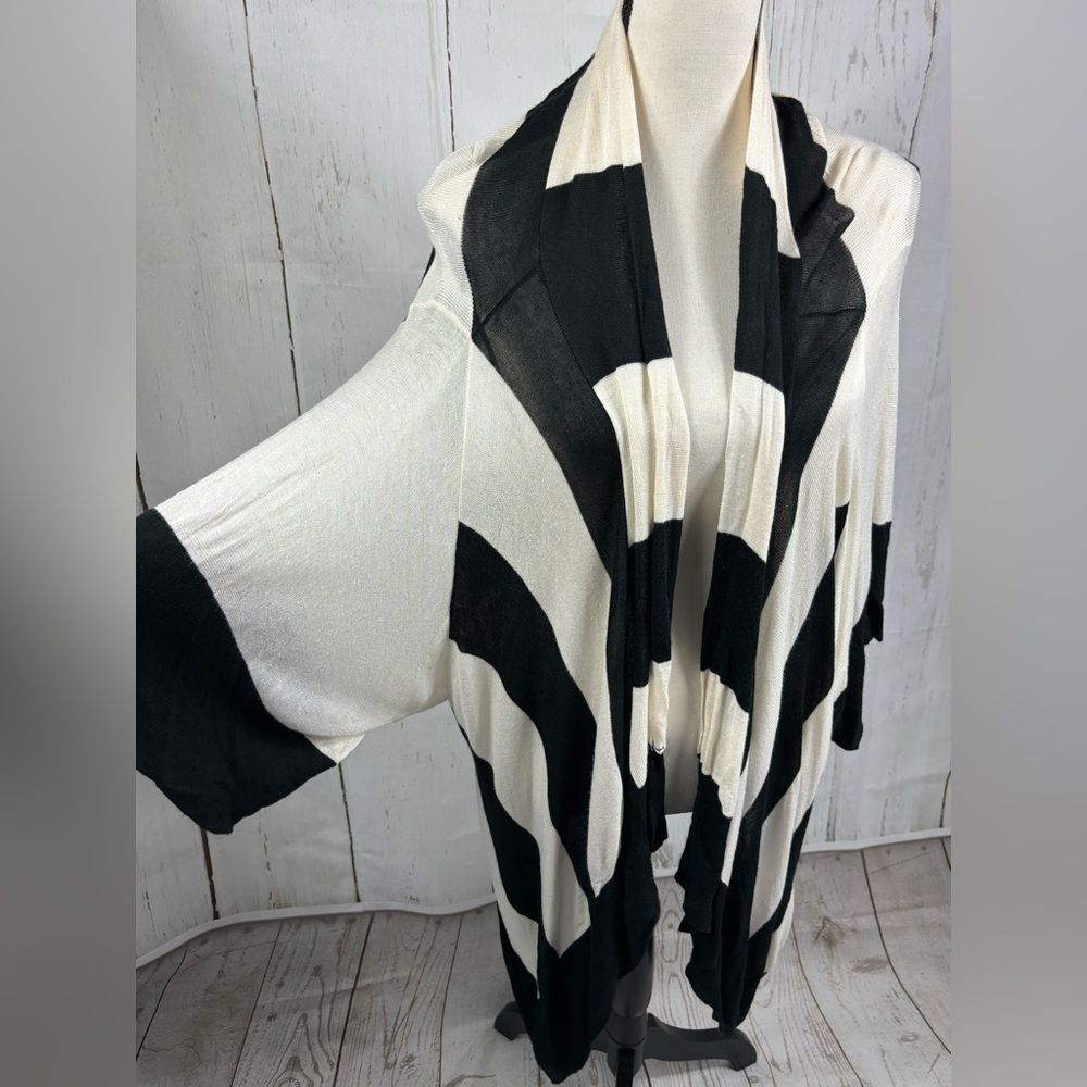 Black & White Viscose Striped Open Front Cardigan Dolman Sleeve Asymmetrical - Picture 4 of 9